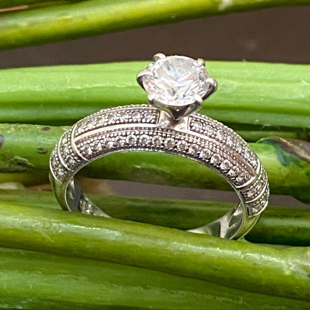 Vintage 925 AM Signed Sterling Silver CZ Solitaire Engagement Ring Size 7